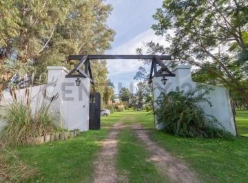 Quinta vacacional · 278m² · 1 Ambiente · Quinta con Gran Quincho y Pileta en Venta, San Jose del Rincon, Santa Fe.