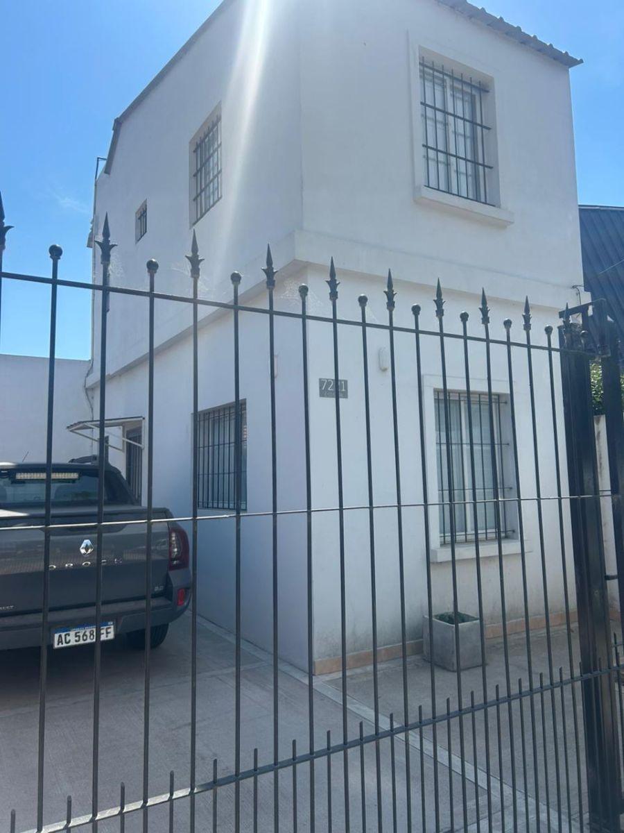 Complejo de PH 6 amb, 230m² con patio y entrada de vehículo — Estrada Jose Manuel