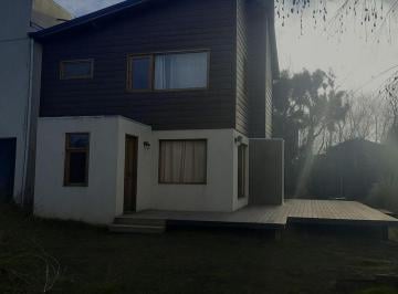 Casa · 131ha · 3 Ambientes · 1 Cochera · Casa en Dina Huapi con Dos Dorm. Hermosa Vista a Cerros