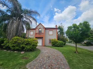 Casa · 200m² · 7 Ambientes · 1 Cochera · Casa Chalet en Venta en La Delfina, Pilar, G. B. a. Zona Norte