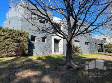 Casa · 200m² · 5 Ambientes · 2 Cocheras · Venta Casa 5 Ambientes Ituzaingo Norte Barrio Cerrado Altos del Sol