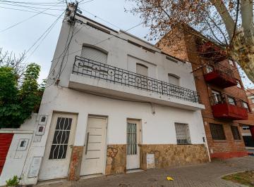 PH · 60m² · 3 Ambientes · Casa Planta Alta en Zona Echesortu.