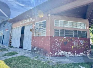 Edificio · 330m² · 1 Cochera · Fabrica en Funcionamiento