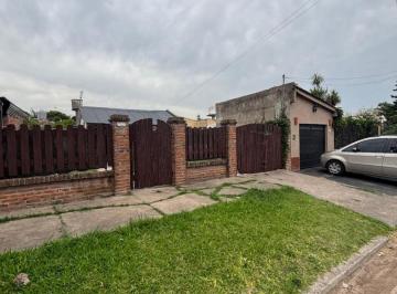 Casa · 100m² · 3 Ambientes · Casa en Venta Oportunidad en Luis Guillon