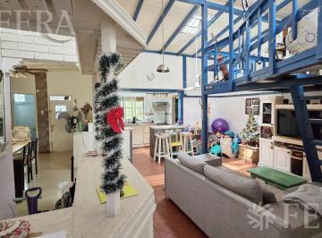Casa · 145m² · 4 Ambientes · 1 Cochera · Venta de Casa 4 Ambientes con Jardín y Cochera en Villa Dominico