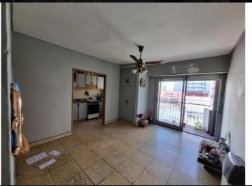 Departamento · 39m² · 2 Ambientes · Departamento de 2 Amb Al Frente en Avell. Centro