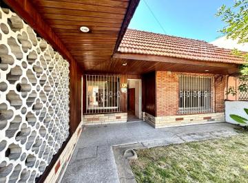 Casa de 4 ambientes, Lomas de Zamora · Casa en Venta 4 Ambientes con Garage