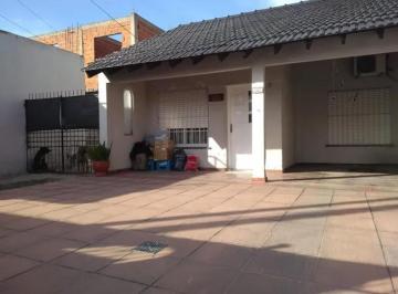 Casa · 85m² · 5 Ambientes · 3 Cocheras · Casa en Venta - 4 Dorm. 1 Baño 3 Cocheras - 500 m² - La Matanza