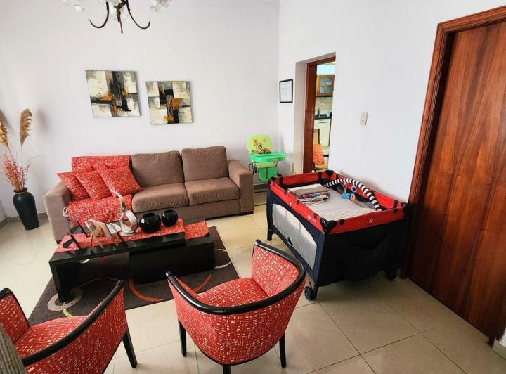 Casa · 245m² · 8 Ambientes · 2 Cocheras