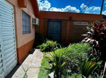 Imagen 1 · Casa en Venta en Barrio Santa Rita, Amplia Esquina