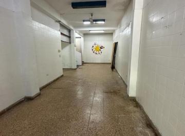 Local comercial · 56m² · Venta de Local! Apto Profesional! Mínimas Expensas!