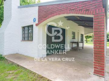 Quinta vacacional · 97m² · 3 Ambientes · 1 Cochera · Quinta Sobre Gran Terreno Arbolado