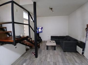 Casa · 81m² · 5 Ambientes · PH Planta Baja y Primer Piso 91 m Patio 4 Dorm.