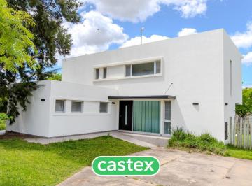 Casa · 203m² · 4 Ambientes · 2 Cocheras · Casa en Venta en Barrio San Matias, Escobar