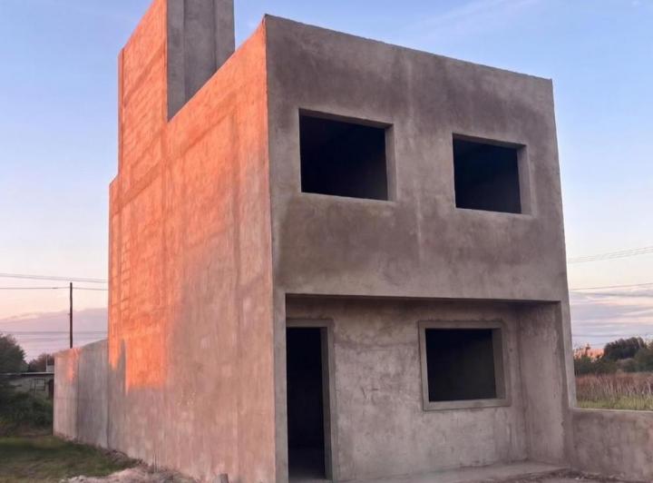 Casa · 80m² · 3 Ambientes · 2 Cocheras