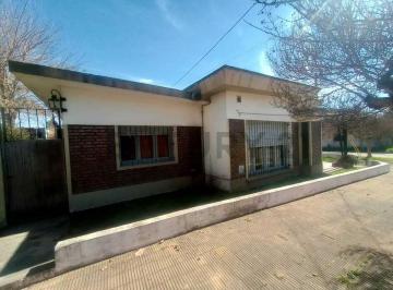 Casa · 124m² · 4 Ambientes · 1 Cochera · Casa Venta Padua 4 Ambientes
