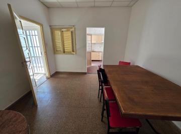 Casa · 50m² · 2 Ambientes · Caseros: Tipo Casa en Alquiler de 2 Ambientes con Patio Propio por Pasillo Al Fondo F: 10855