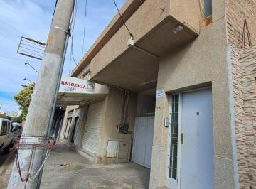 PH de 6 ambientes, Trelew · Complejo Compuesto por Depto y Locales, Galpon. Sobre Calle Principal - Oportunidad