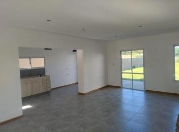 PH · 93m² · 3 Ambientes · PH en Venta - 2 Dorm. 1 Baño - Carmen de Areco
