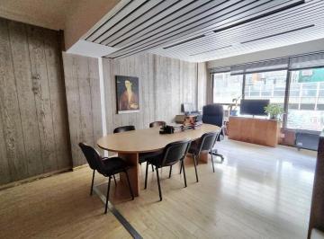 Oficina comercial · 263m² · 6 Ambientes · Gran Oficina de 263 m² con Despachos Independientes en Pleno Centro