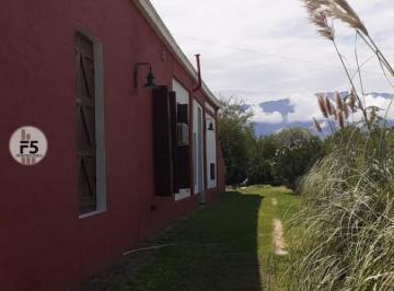 Casa · 370m² · 4 Ambientes · 2 Cocheras · Casa en Venta, Casco de Estancia en Traslasierra