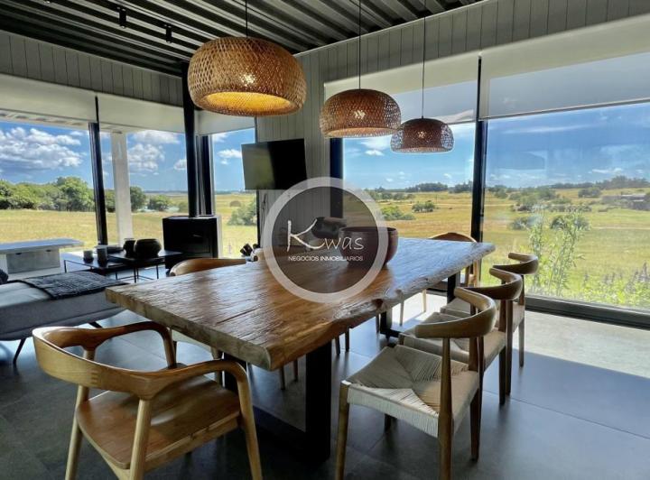 Casa · 150m² · 4 Ambientes · 1 Cochera
