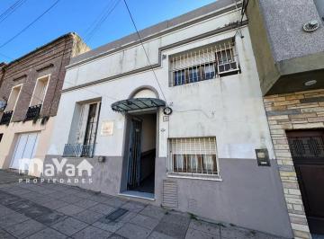 Local comercial · 300m² · 6 Ambientes · Casa en Venta - Campana