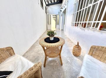 Casa · 75m² · 7 Ambientes · 1 Cochera · Venta Casa B° Echesortu 2 Dorm. 2 Baños