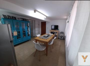 Casa · 104m² · 5 Ambientes · Casa en Venta - 2 Dorm. 1 Baño - 216 m² - Los Hornos