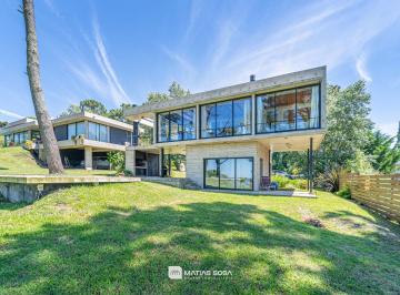 Casa · 110m² · 3 Ambientes · 4 Cocheras · Venta - Casa 3 Ambientes con Diseño Único - Sierra de Los Padres