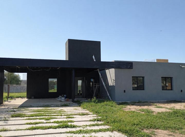 Casa · 198m² · 4 Ambientes · 1 Cochera