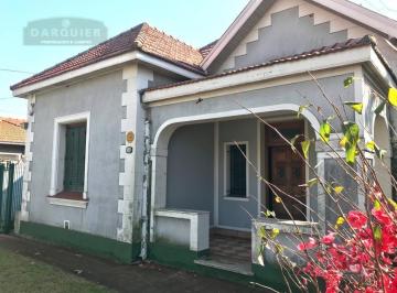 Casa · 324m² · 4 Ambientes · 4 Cocheras · Casa en Jose Marmol