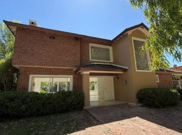 Casa · 156m² · 4 Ambientes · 1 Cochera · Casa de 210 m² con 3 Dorm. en Venta en Haras del Sur I