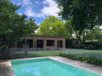 Casa de 8 ambientes, La Plata · Casa en Venta Entre Caminos en City Bell