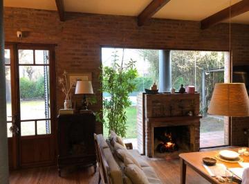 Casa de 8 ambientes, La Plata · Casa en Venta Entre Caminos en City Bell