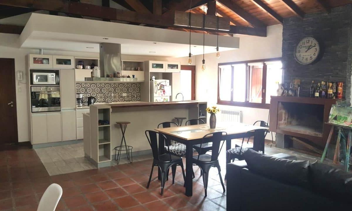 Chalet de 4 ambientes, 300m² en Parque Luro, parcialmente reciclado