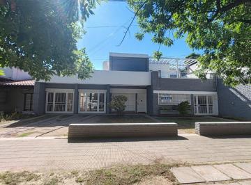 Casa de 12 ambientes, Córdoba · Venta Casa 4 Dorm + Oficinas Rogelio Martinez Ideal Centro Salud Tecno Afines