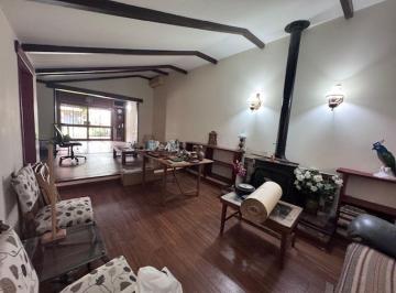 Casa de 4 ambientes, Quilmes · Excelente Chalet de Categoría. San Martin 953.quilmes Centro