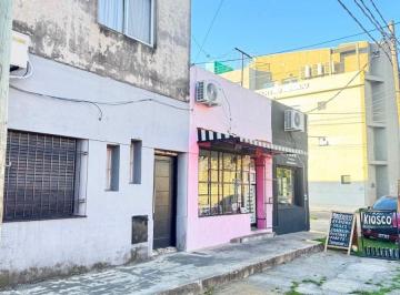 Casa de 3 ambientes, Lanús · Venta - Propiedasd Multifuncioncon Locales y Viviendas