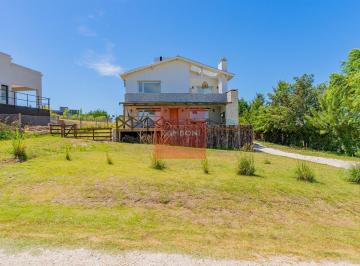 Casa · 200m² · 5 Ambientes · Casa en Venta Barrancas de San Benito