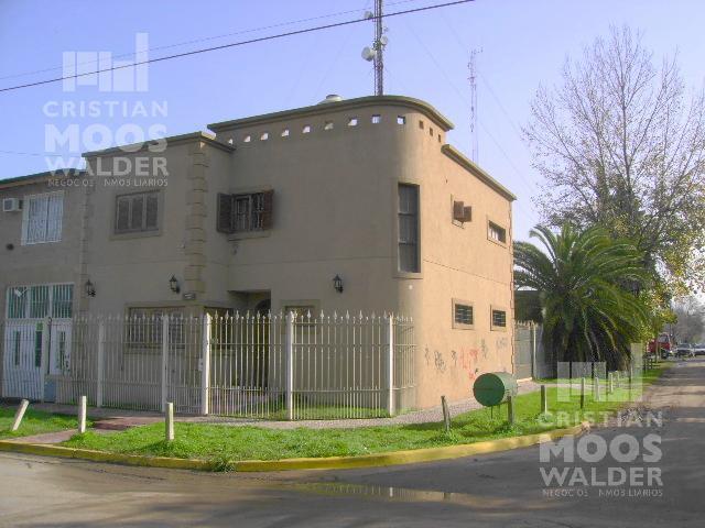 Casa · 235m² · 5 Ambientes · 2 Cocheras