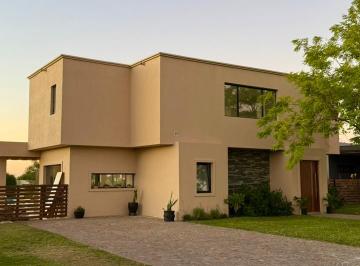 Casa de 5 ambientes, Escobar · Dueño Vende - Casa 5 Ambientes en San Sebastián Área 1 – Lote Interno