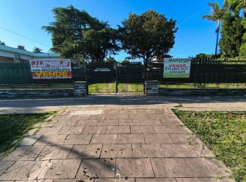 Casa de 3 ambientes, Quilmes · Chalet Sobre Magnifico Terreno de 1280 m².