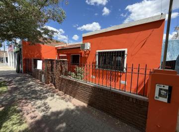 Casa · 215m² · 5 Ambientes · 1 Cochera · Venta Casa 3 Dorm. en Pueblo Esther