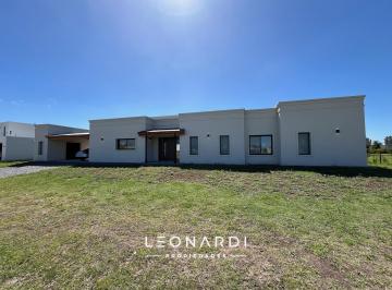 Casa · 176m² · 4 Ambientes · 2 Cocheras · Casa en Comarcas de Luján San Roque - ID 5939