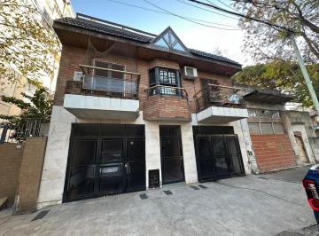PH · 92m² · 4 Ambientes · 1 Cochera · Duplex 4 Ambientes con Entrada de Auto, Quincho, Terraza.