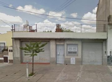 Casa · 180m² · 4 Ambientes · Casa en Venta de 4 Ambientes en Ituzaingó - Ideal Inversor!