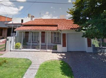 Casa · 150m² · 3 Ambientes · Casa en Venta en Castelar Norte - 3 Ambientes!