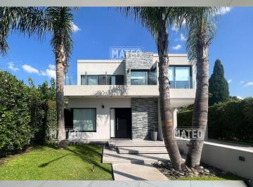 Casa de 6 ambientes, Moreno · Propiedad de Categoria Premium