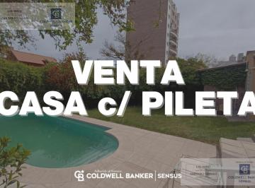 Casa · 225m² · 5 Ambientes · 1 Cochera · Casa en Santa Genoveva